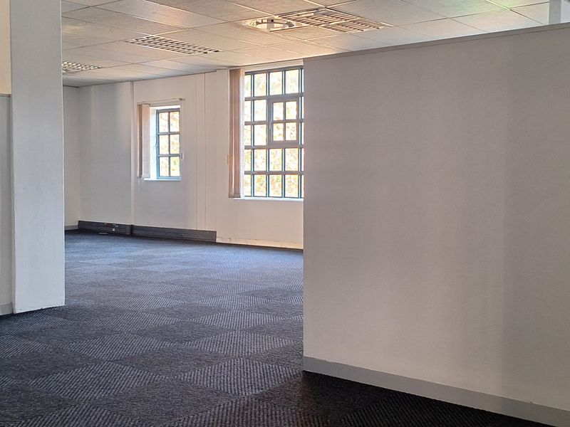 Sunninghill Commercial Rental in secure Business Park 1910SQM - Photo 7
