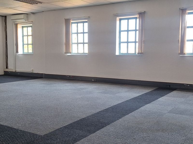Sunninghill Commercial Rental in secure Business Park 1910SQM - Photo 6