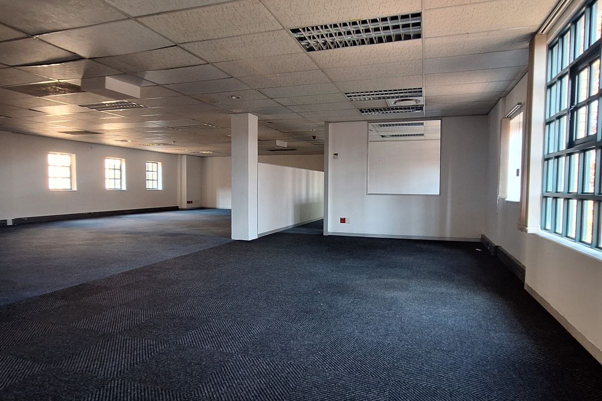 Sunninghill Commercial Rental in secure Business Park 1910SQM - Photo 5