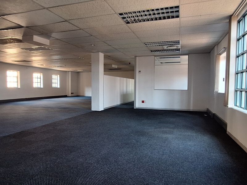 Sunninghill Commercial Rental in secure Business Park 1910SQM - Photo 5