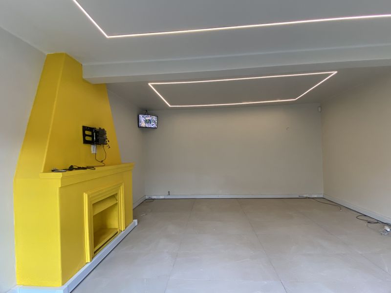 Creative office space to rent in Parktown North, Johannesburg - Photo 10