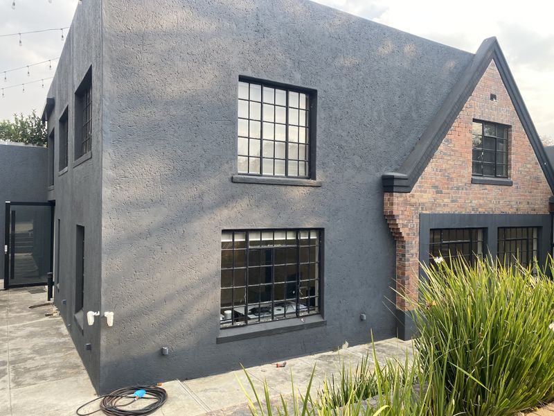 Creative office space to rent in Parktown North, Johannesburg - Photo 5