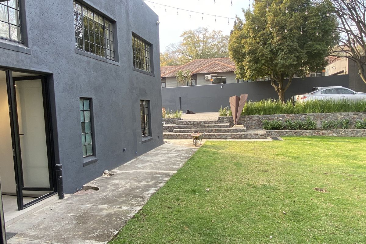 Creative office space to rent in Parktown North, Johannesburg - Photo 3