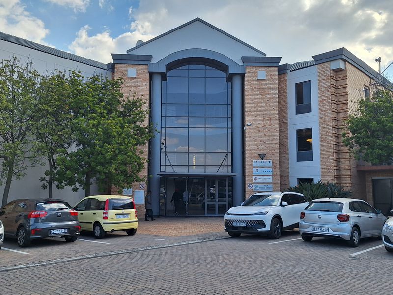 FULLY FITTED 200 SQM OFFICE TO LET IN SANDOWN