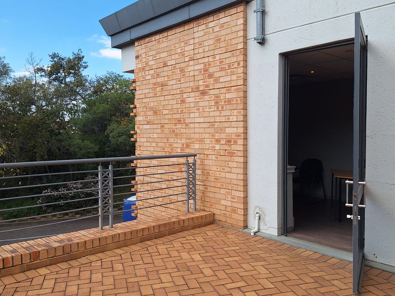 FULLY FITTED 200 SQM OFFICE TO LET IN SANDOWN - Photo 7