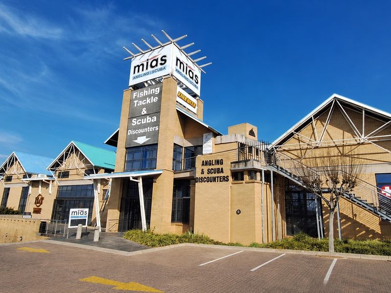 Spacious 400m2 Office Space - Well-Positioned in Woodmead