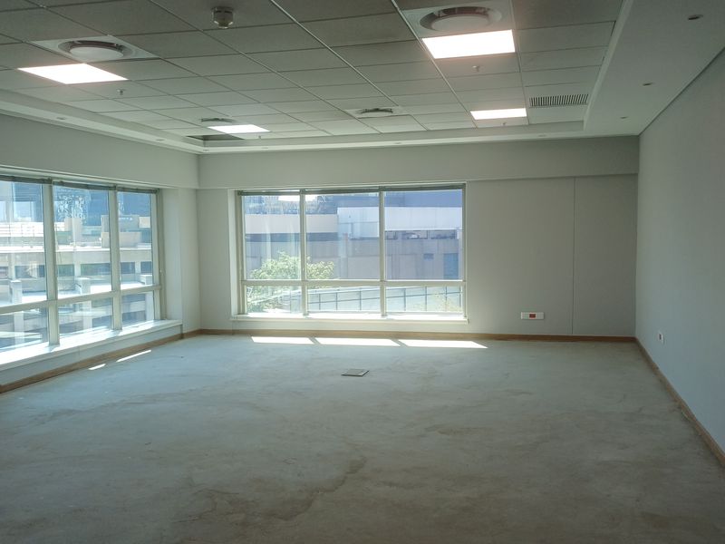 Premium Sandton Office Suite Opposite Sandton City with Generous Tenant Installation Allowance - Photo 7