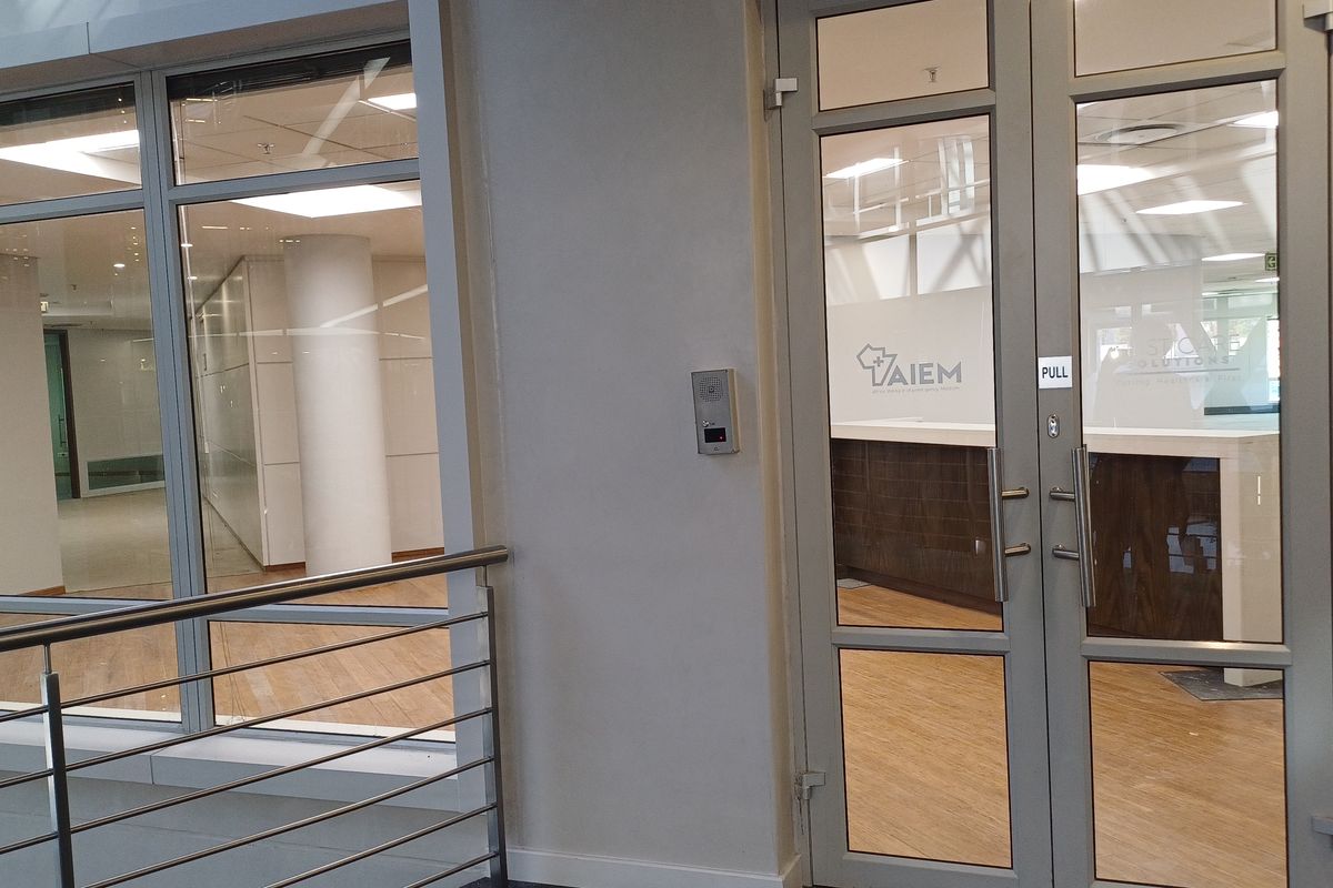 Premium Sandton Office Suite Opposite Sandton City with Generous Tenant Installation Allowance - Photo 3