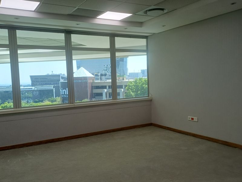 Premium Sandton Office Suite Opposite Sandton City with Generous Tenant Installation Allowance - Photo 8