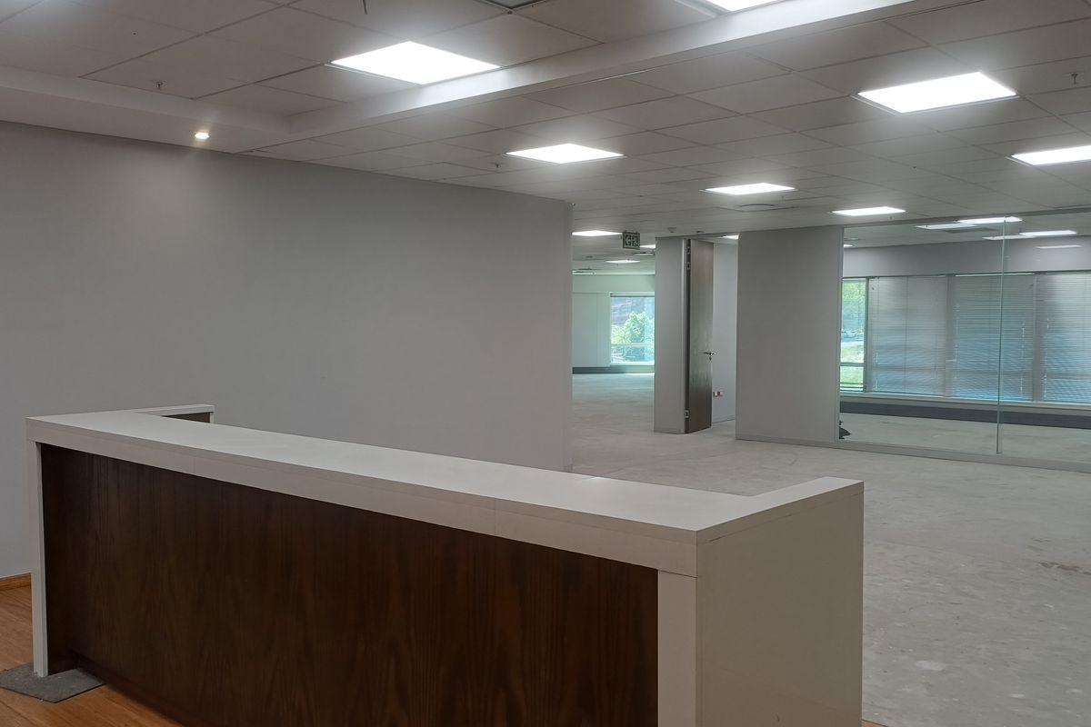Premium Sandton Office Suite Opposite Sandton City with Generous Tenant Installation Allowance - Photo 4