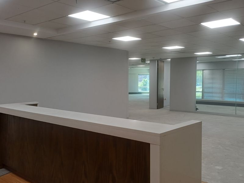 Premium Sandton Office Suite Opposite Sandton City with Generous Tenant Installation Allowance - Photo 4