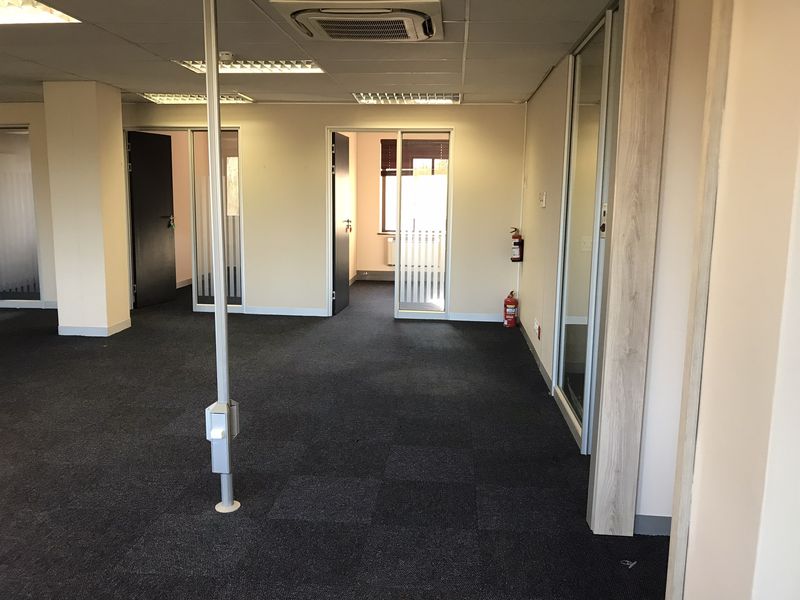 304m2 Suite Available to Let in Fourways - Photo 9