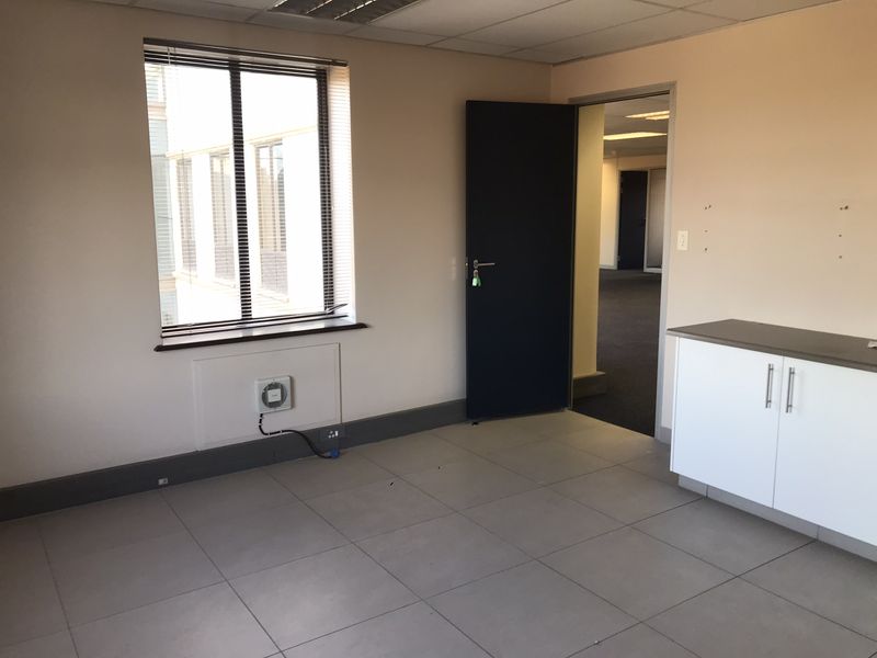 304m2 Suite Available to Let in Fourways - Photo 7