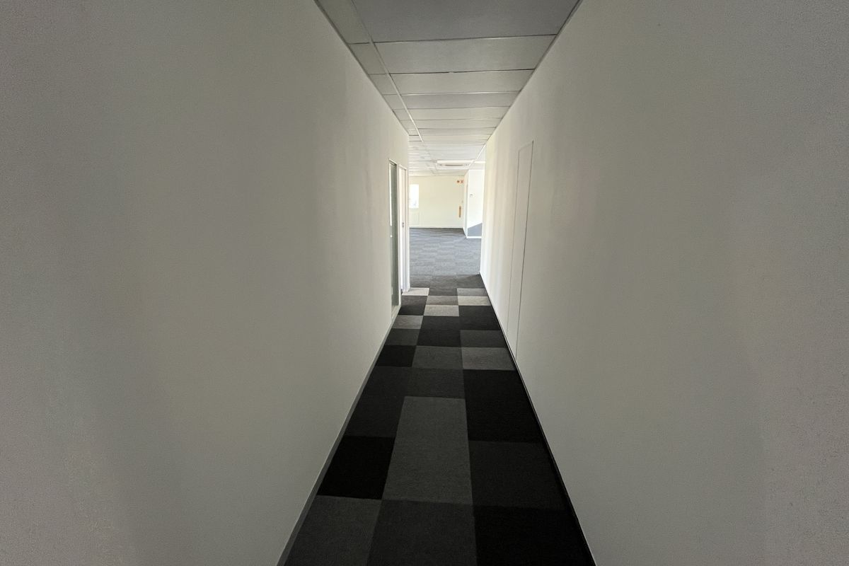 Fully renovated offices in business park at low rental, Midrand - Photo 4