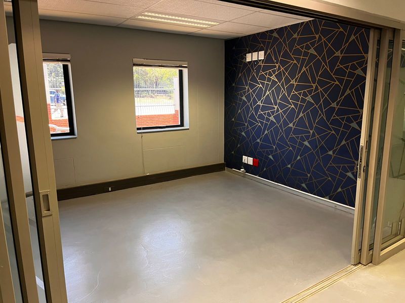 219m2 Ground Floor Suite to Let in Fourways - Photo 8