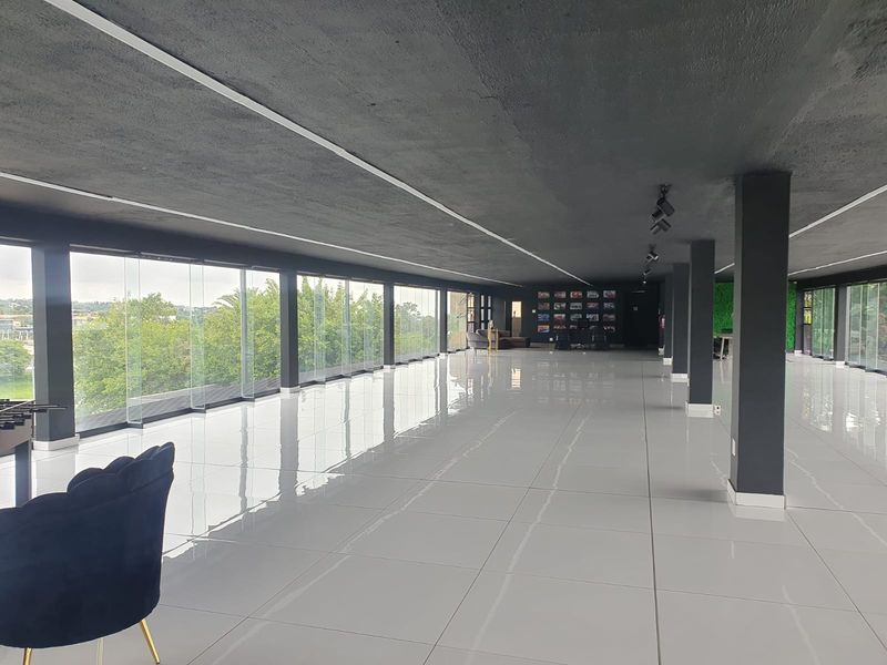 A-grade showroom facing M1 motorway to rent - Photo 7
