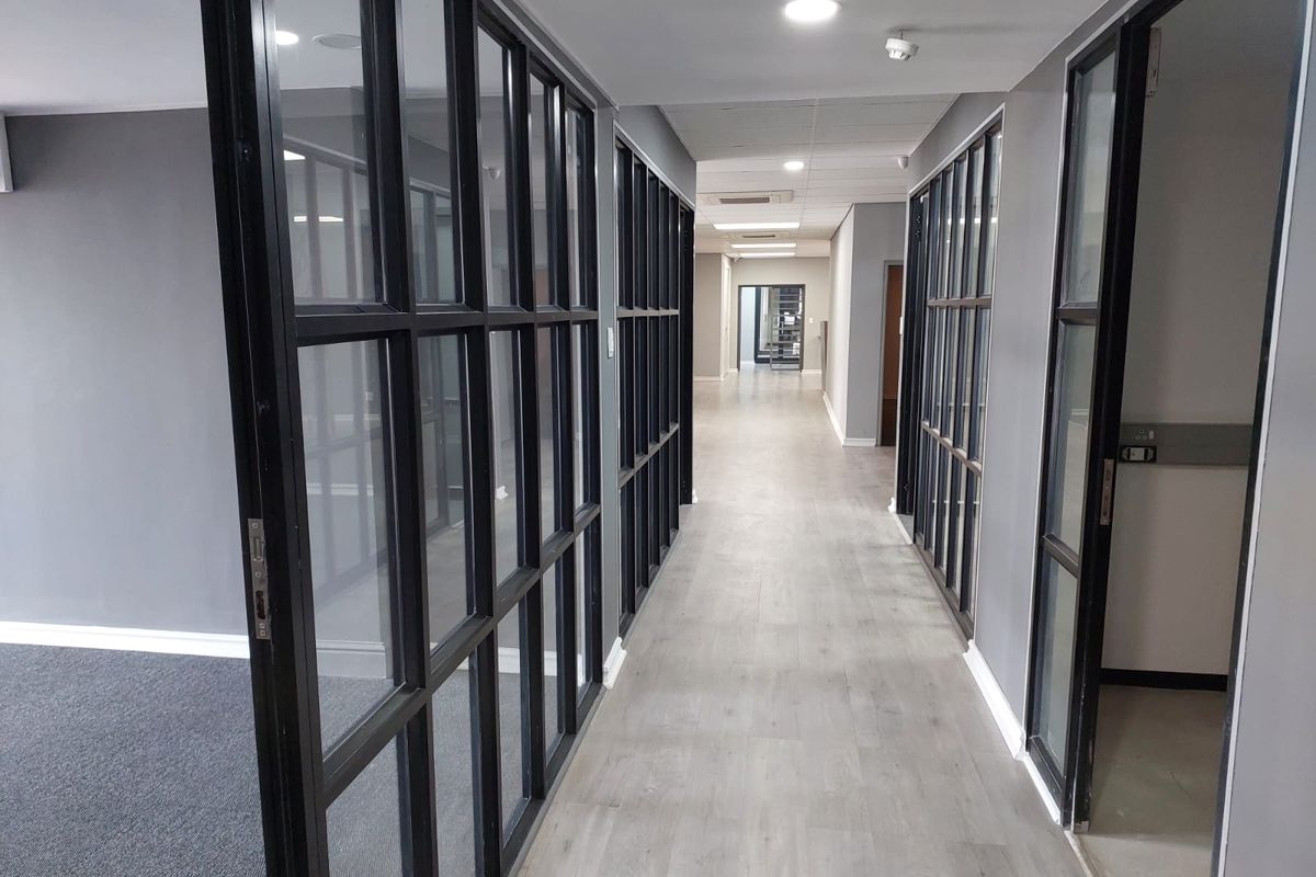 Fully Fitted unit on the 1st Floor ready for occupation - Photo 4