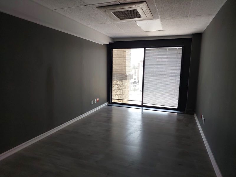 Fully Fitted unit on the 1st Floor ready for occupation - Photo 5