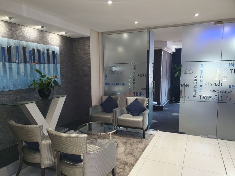 Upmarket Office suite to rent in Midrand - Photo 3