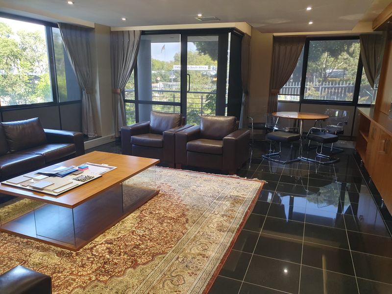 Upmarket Office suite to rent in Midrand - Photo 7