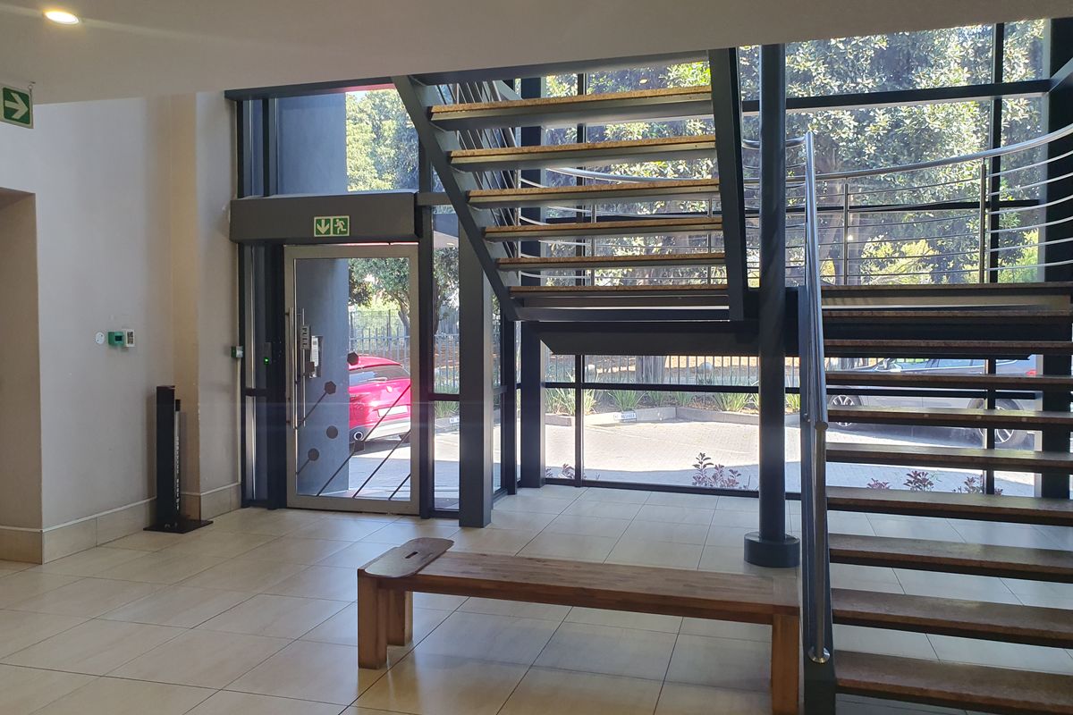 Upmarket Office suite to rent in Midrand - Photo 4