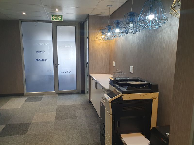 Upmarket Office suite to rent in Midrand - Photo 5