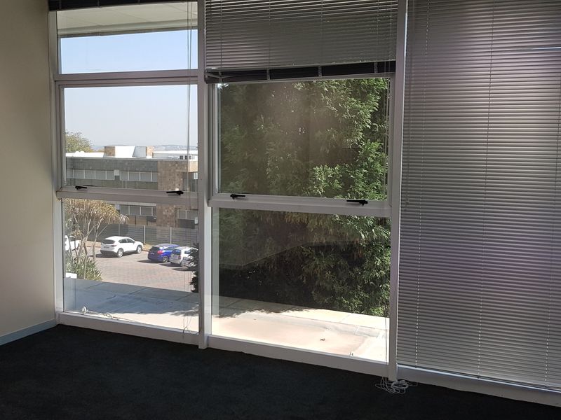 Prime office space to rent  in landmark business park, Midrand - Photo 9