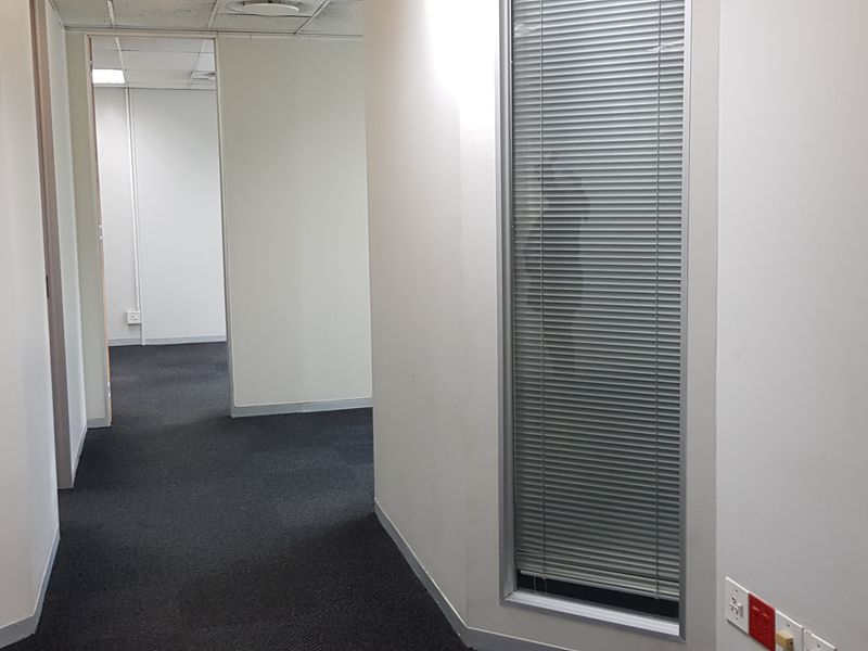 Prime office space to rent  in landmark business park, Midrand - Photo 5