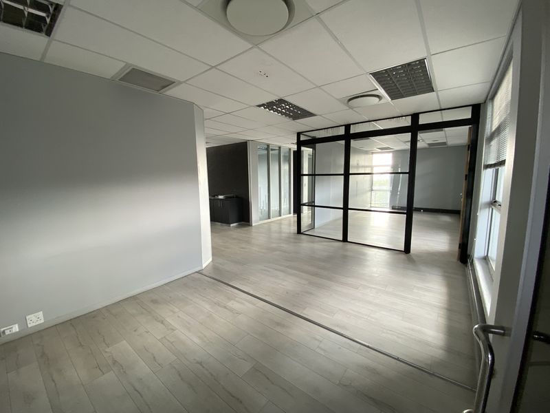 200m2 Office Suite to Let in Broadacres - Photo 10