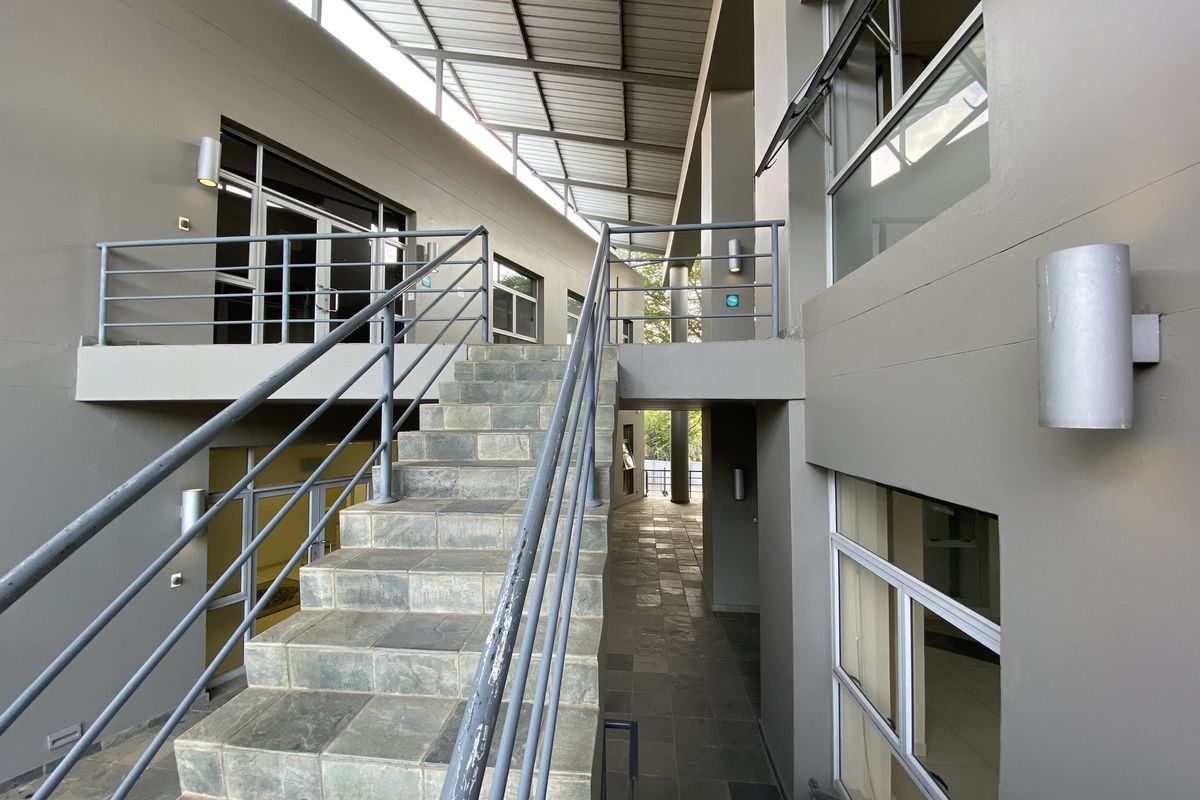 200m2 Office Suite to Let in Broadacres - Photo 2