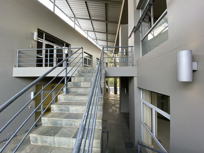 200m2 Office Suite to Let in Broadacres - Photo 2