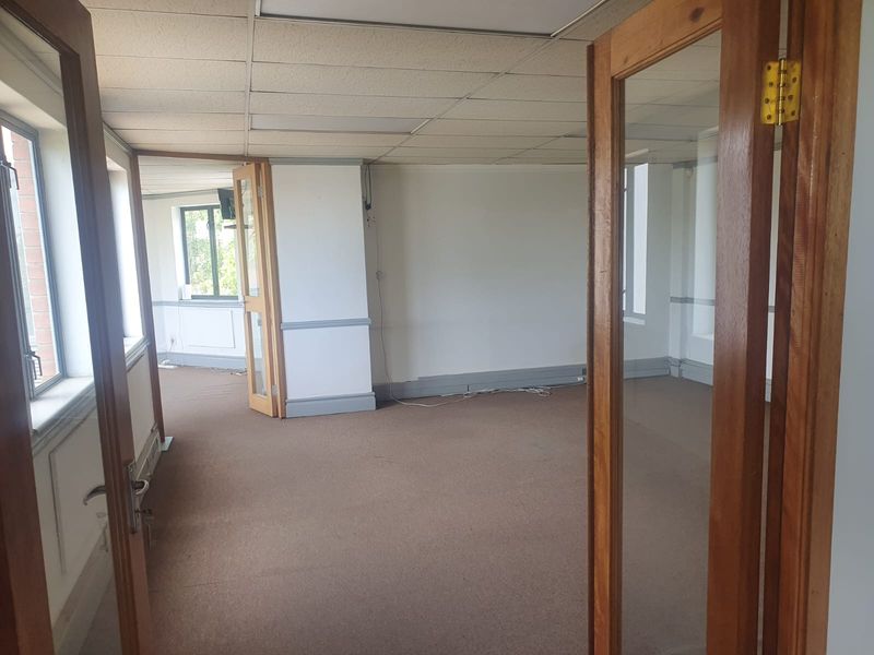 Warehouse to rent in business park, Midrand - Photo 8