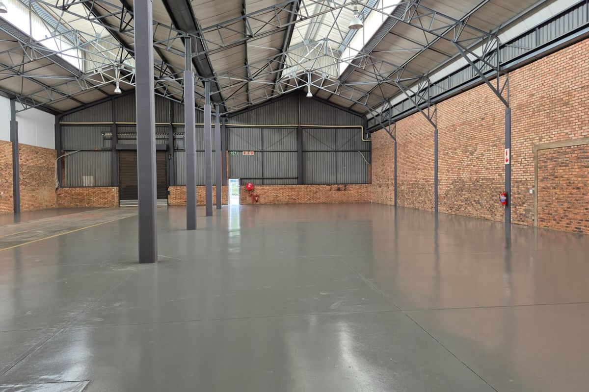 Warehouse to rent in business park, Midrand - Photo 2