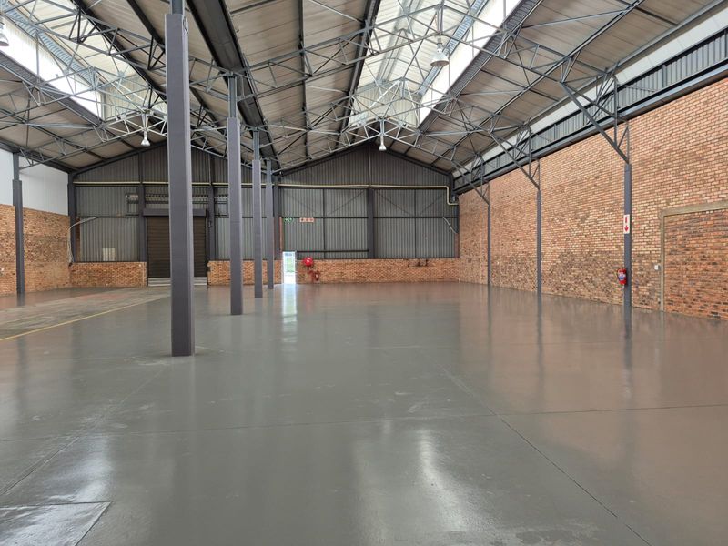 Warehouse to rent in business park, Midrand - Photo 2