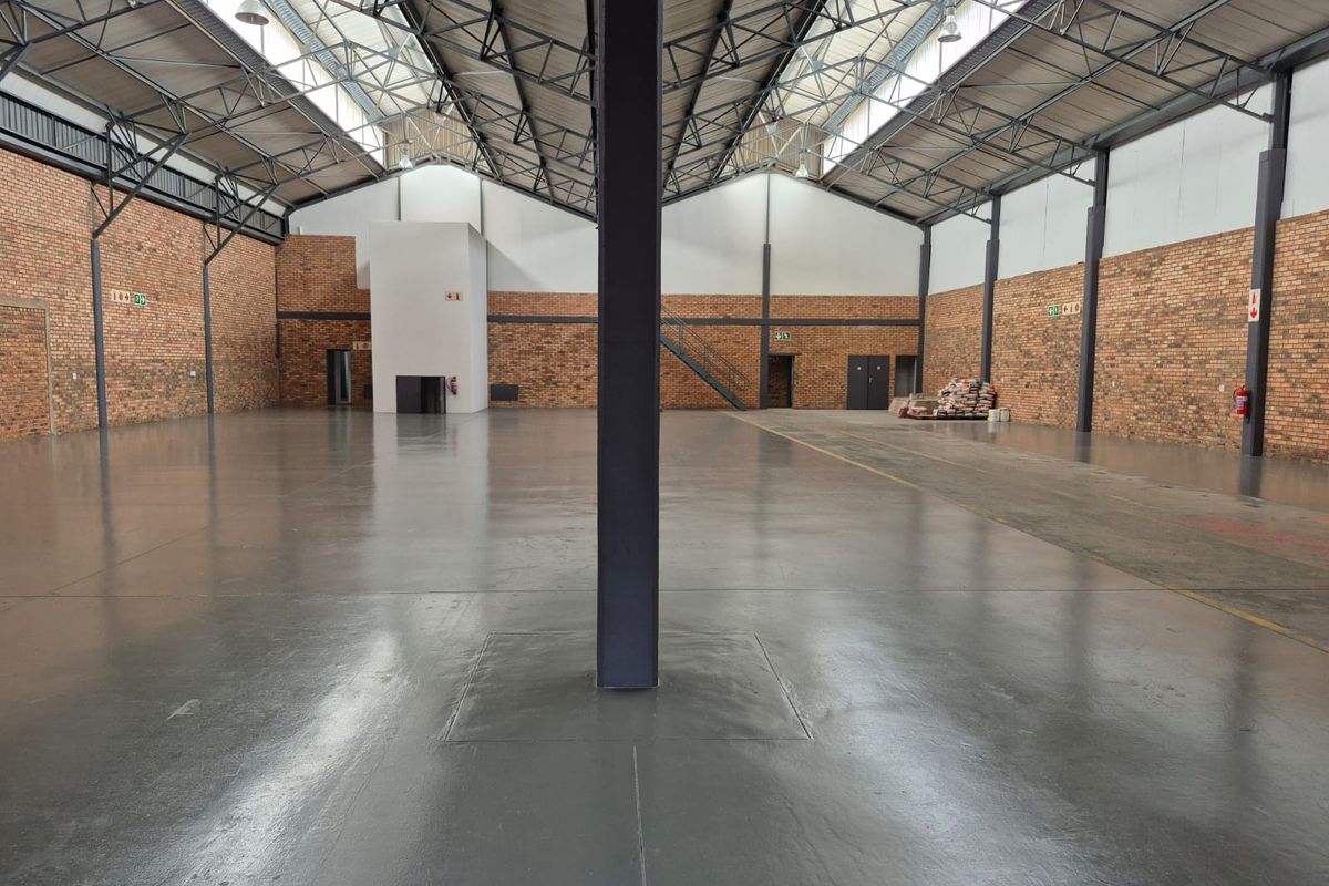 Warehouse to rent in business park, Midrand - Photo 3
