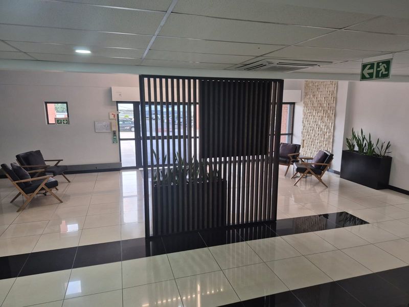 Office suite to rent in business park, off New Rd, Midrand - Photo 3