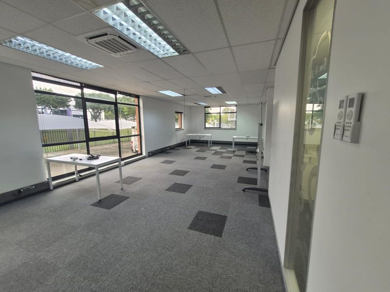 Office suite to rent in business park, off New Rd, Midrand - Photo 5