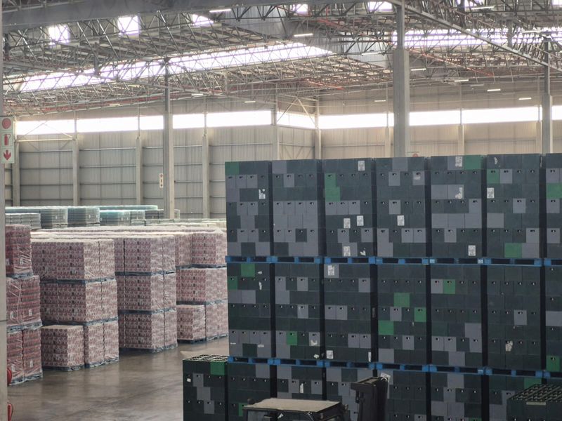 Premium-grade distribution facility to rent in Longlake, Sandton - Photo 9