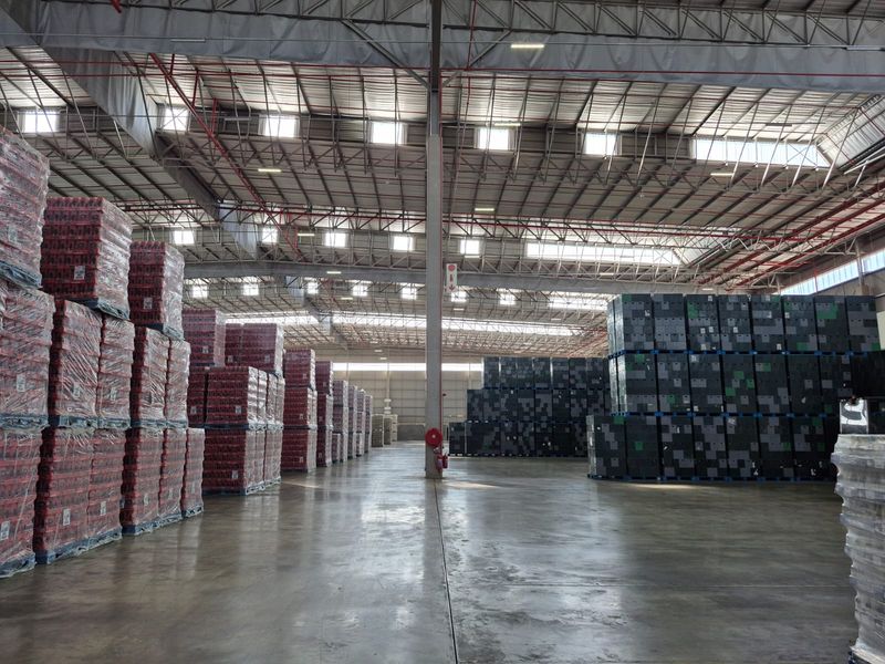 Premium-grade distribution facility to rent in Longlake, Sandton - Photo 7