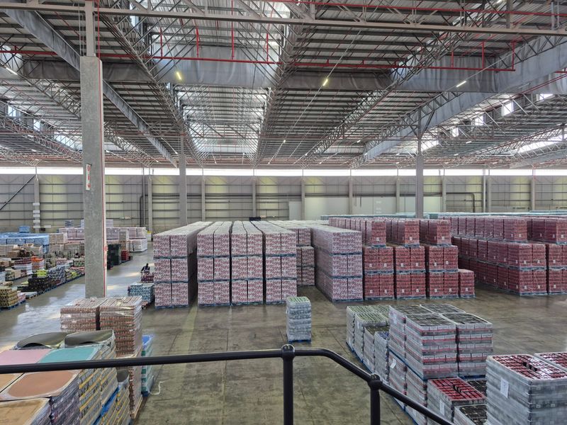 Premium-grade distribution facility to rent in Longlake, Sandton - Photo 6