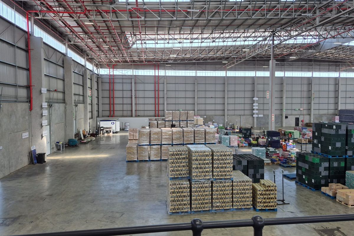 Premium-grade distribution facility to rent in Longlake, Sandton - Photo 2