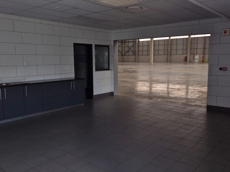 Distribution warehouse to rent in Linbro Park, Sandton - Photo 10