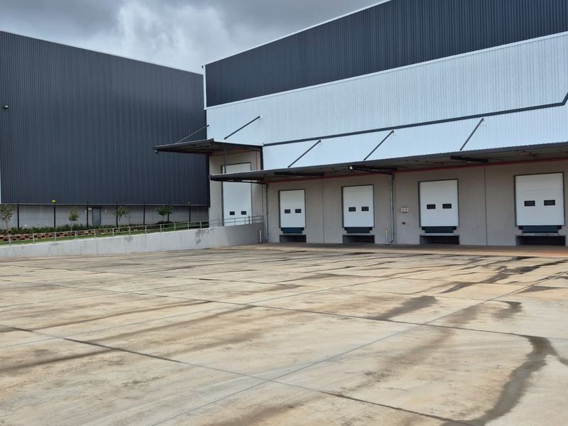 Distribution warehouse to rent in Linbro Park, Sandton - Photo 2