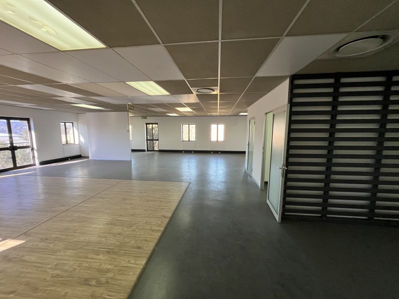 Lovely 1st Floor Office Unit Available - Photo 9