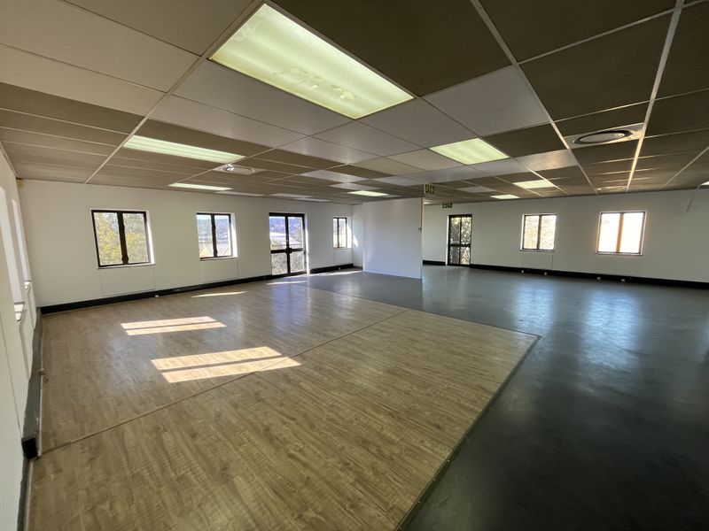 Lovely 1st Floor Office Unit Available - Photo 8