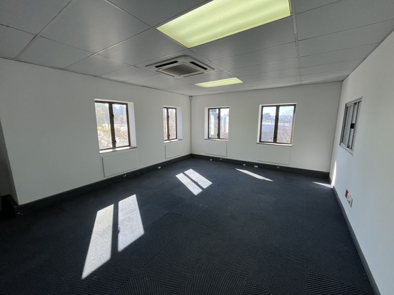 Lovely 1st Floor Office Unit Available - Photo 2