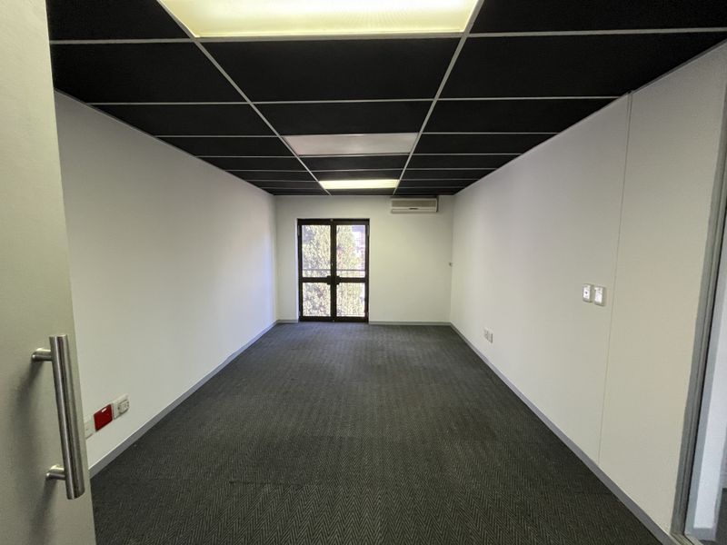 Lovely 1st Floor Office Unit Available - Photo 5