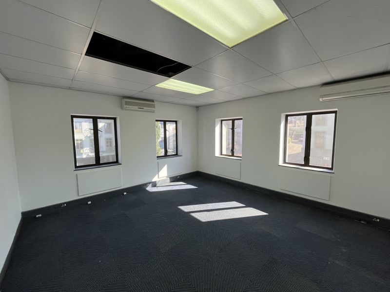 Lovely 1st Floor Office Unit Available - Photo 3