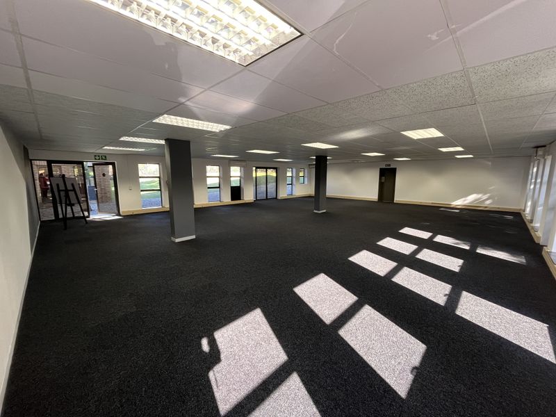 Ground Floor Open Plan Office Unit - Photo 8