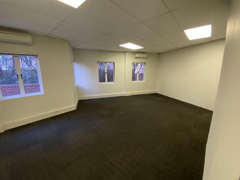 224m2 Ground Floor Suite to Let in Fourways - Photo 9